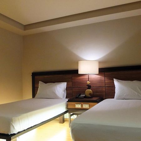Soleste Suites Quezon City Exterior photo