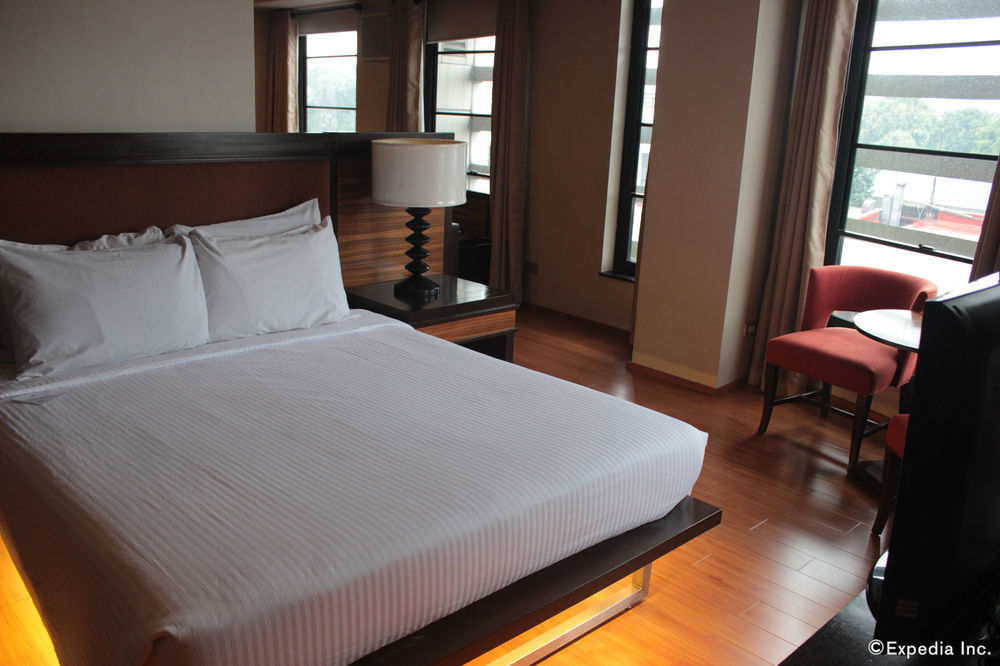 Soleste Suites Quezon City Exterior photo