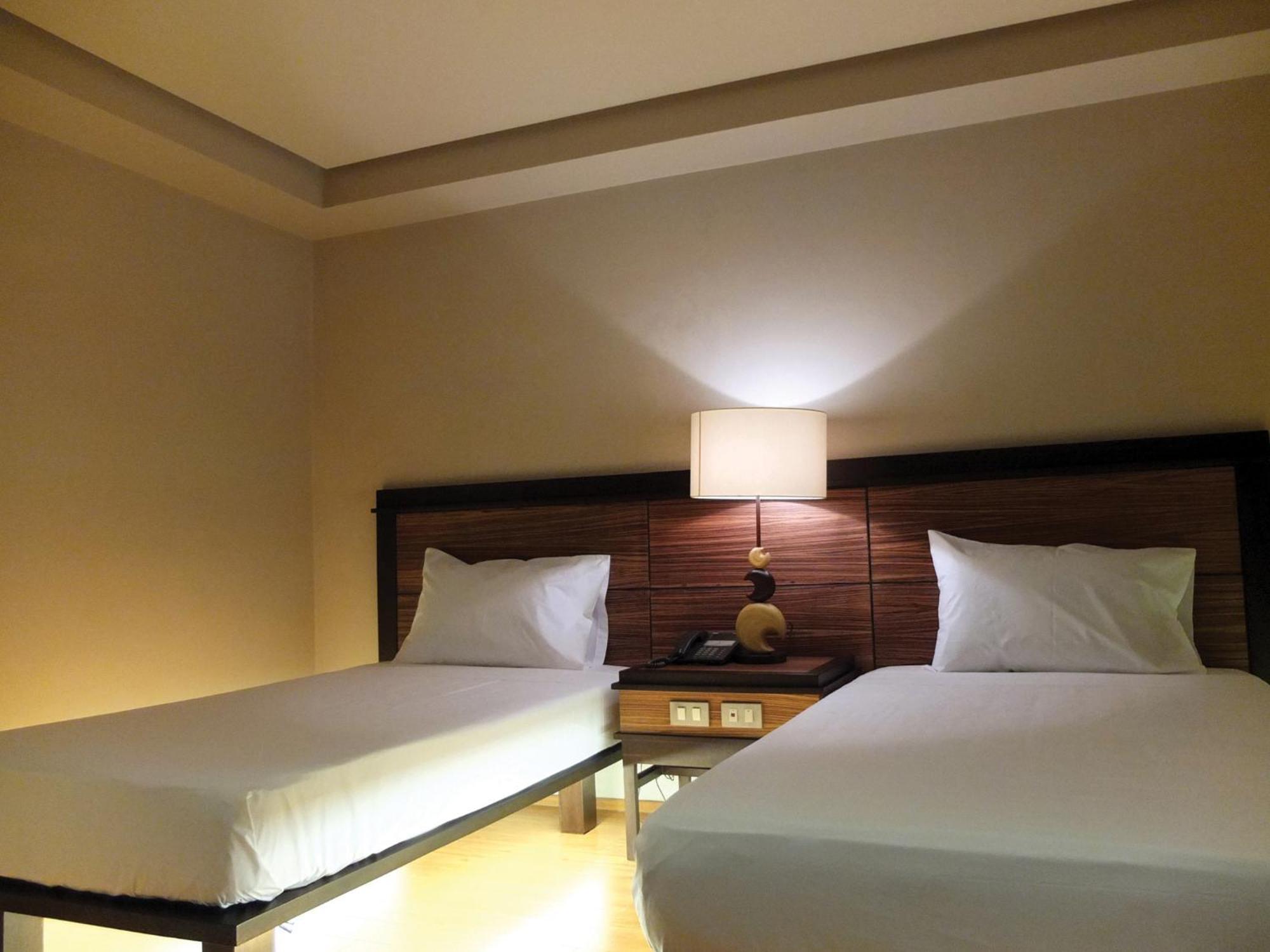 Soleste Suites Quezon City Exterior photo