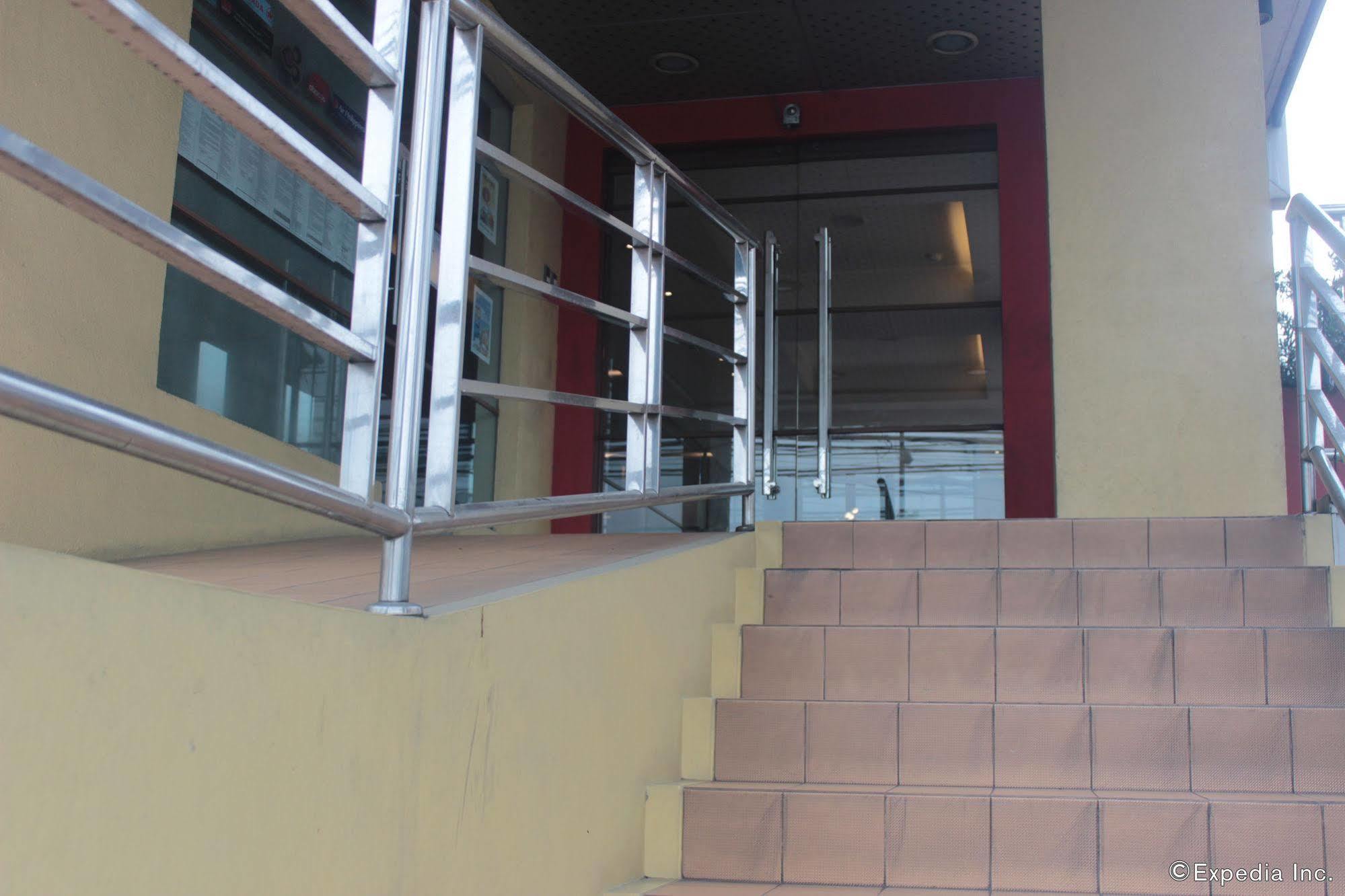 Soleste Suites Quezon City Exterior photo