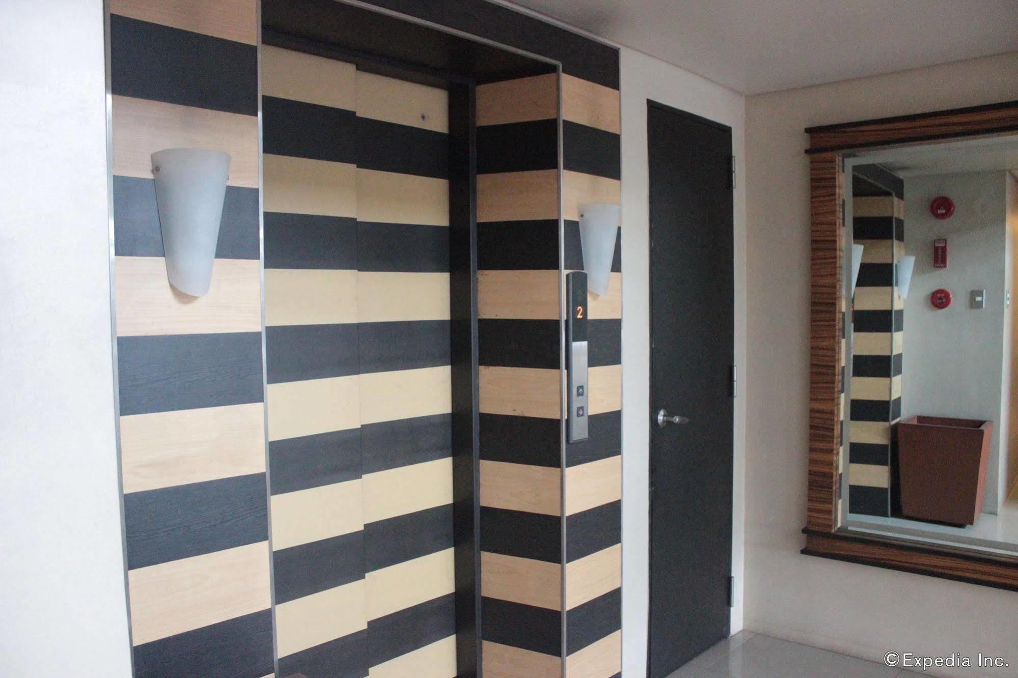 Soleste Suites Quezon City Exterior photo