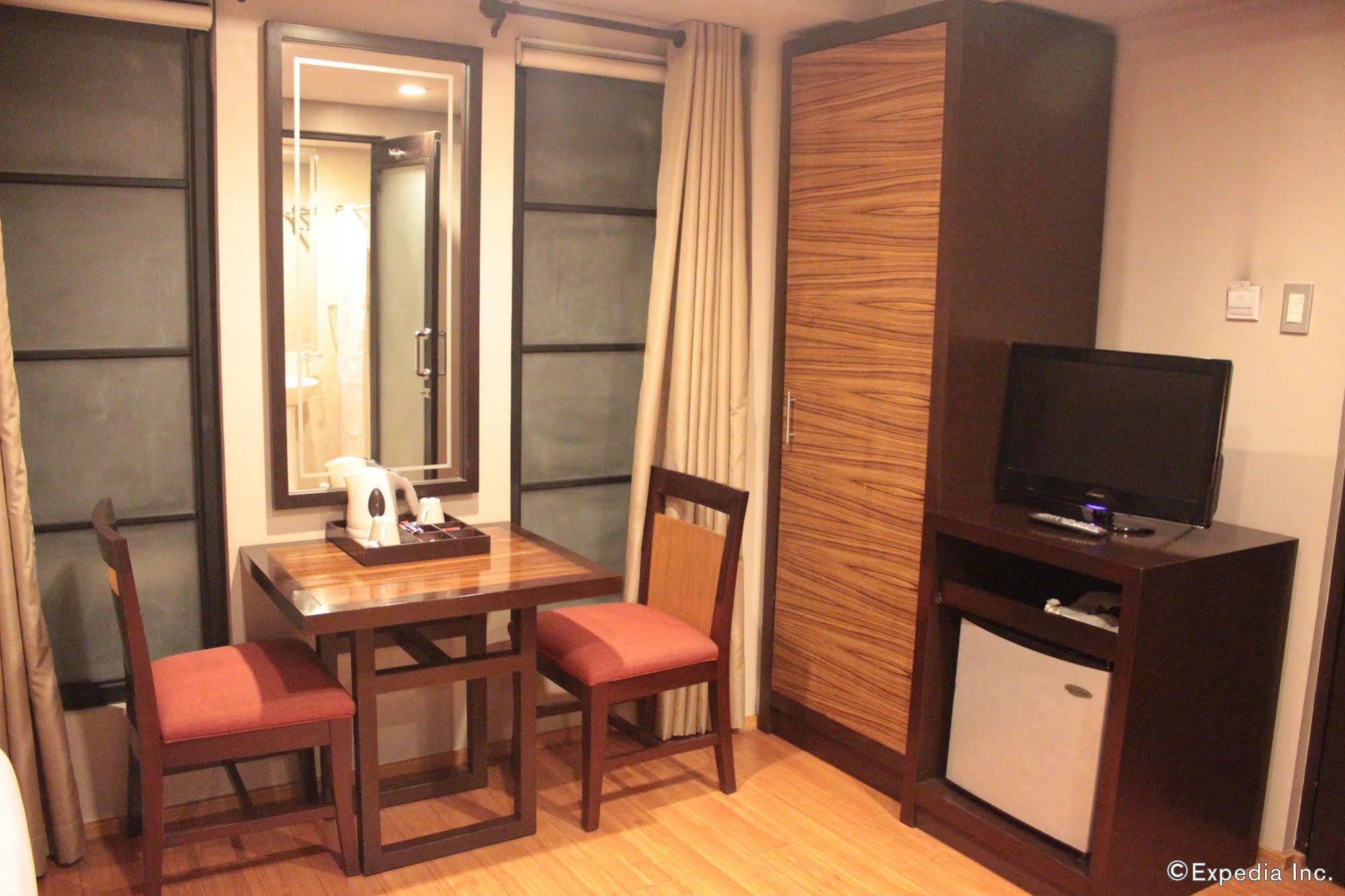 Soleste Suites Quezon City Exterior photo
