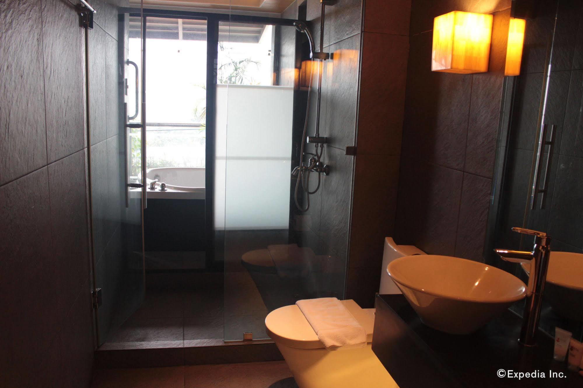 Soleste Suites Quezon City Exterior photo
