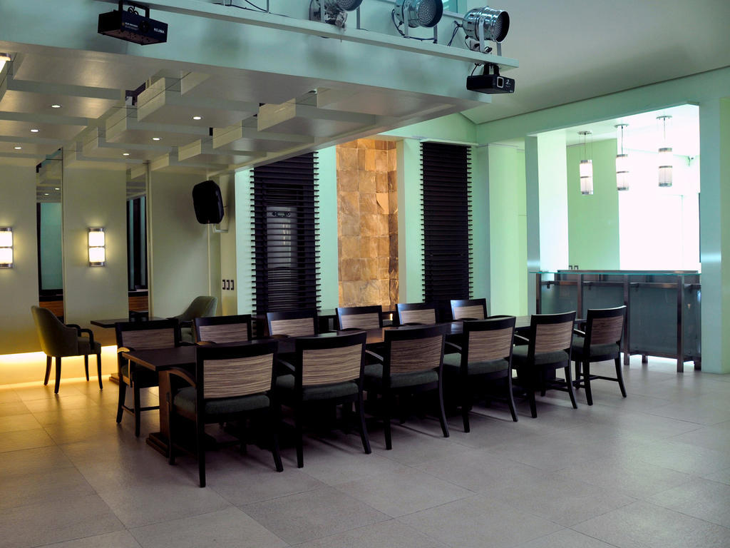 Soleste Suites Quezon City Exterior photo